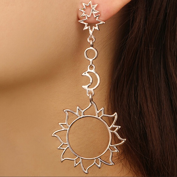 Marvelous Long Gold Sun & Moon Earrings (V1) - Picture 7 of 8